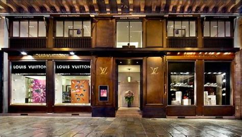 propriétaire de louis vuitton